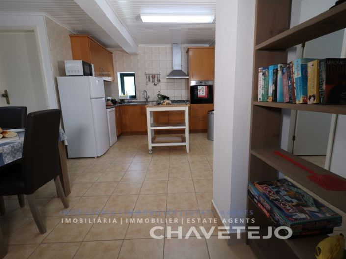 Image No.9-5 Bed House for sale