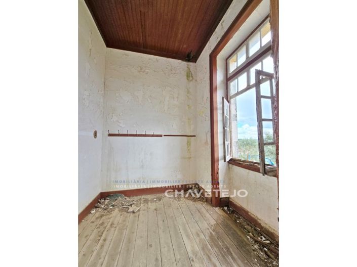 Image No.12-2 Bed House for sale