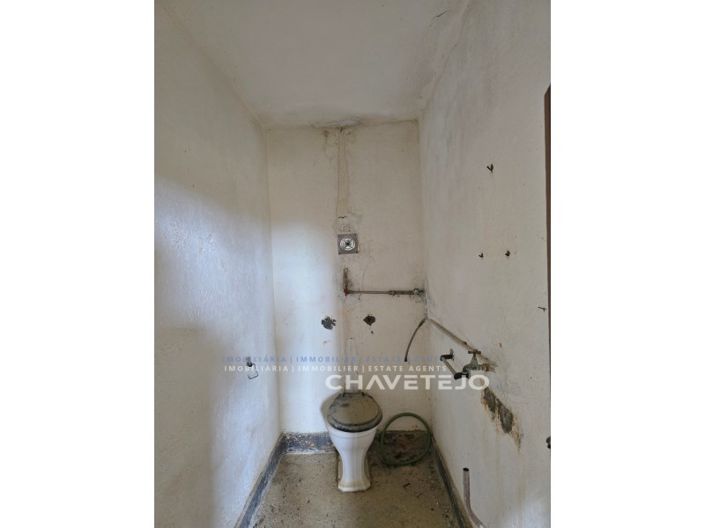 Image No.25-2 Bed House for sale