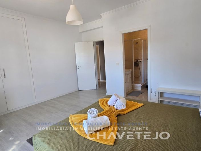 Image No.25-4 Bed House for sale