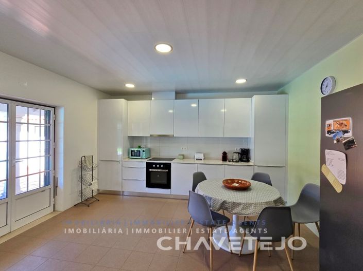 Image No.8-4 Bed House for sale