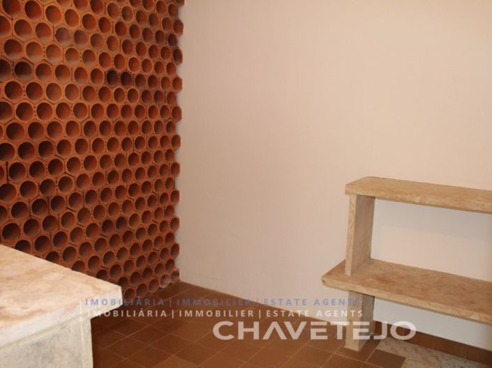 Image No.14-7 Bed House for sale