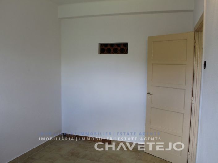 Image No.17-7 Bed House for sale