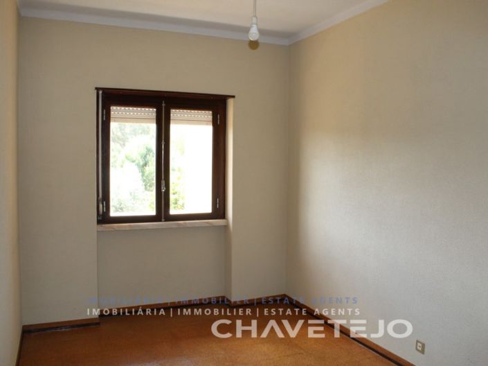 Image No.24-7 Bed House for sale