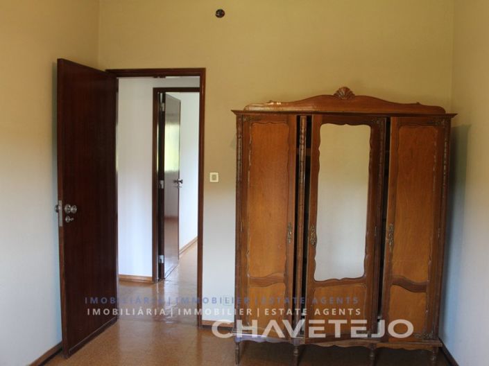 Image No.25-7 Bed House for sale