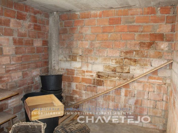 Image No.43-7 Bed House for sale