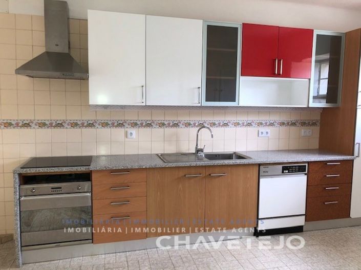 Image No.9-7 Bed House for sale