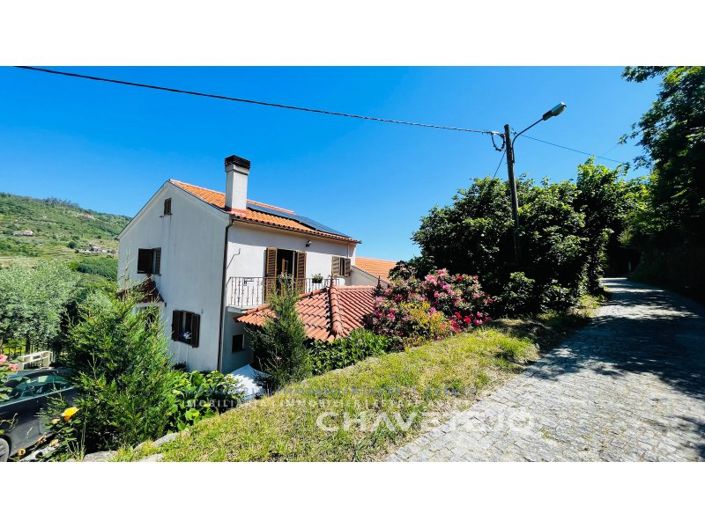 Image No.1-6 Bed Farmhouse for sale