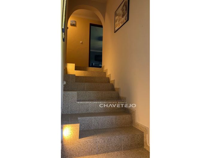 Image No.17-6 Bed Farmhouse for sale