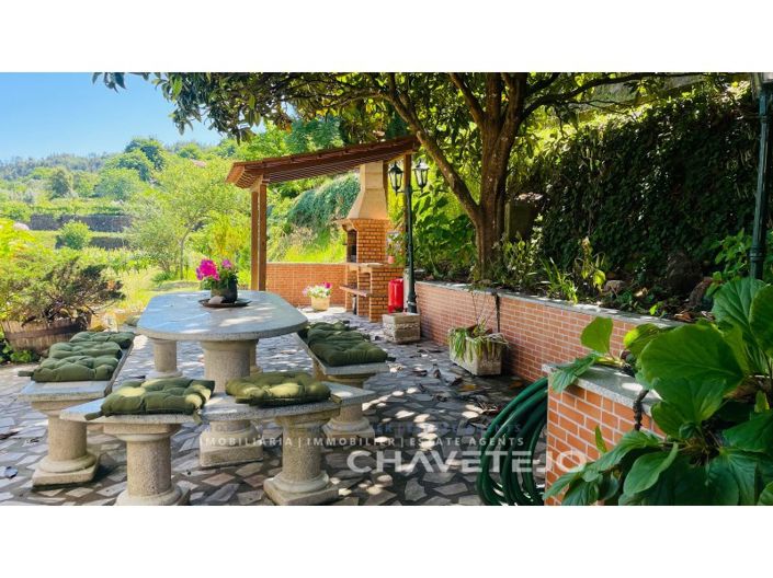 Image No.47-6 Bed Farmhouse for sale