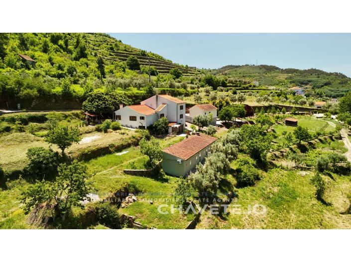 Image No.56-6 Bed Farmhouse for sale