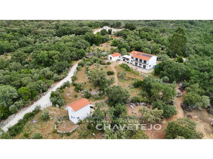 Image No.1-4 Bed House for sale