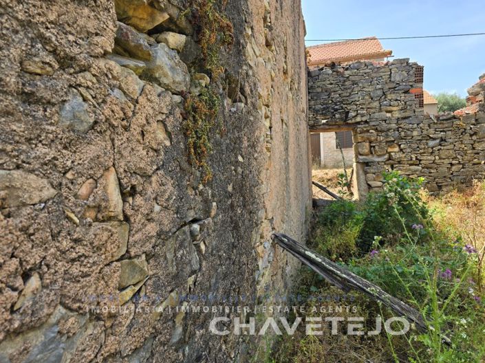 Image No.4-2 Bed House for sale