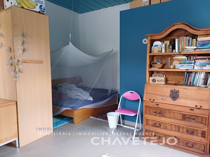 Image No.25-10 Bed Farmhouse for sale