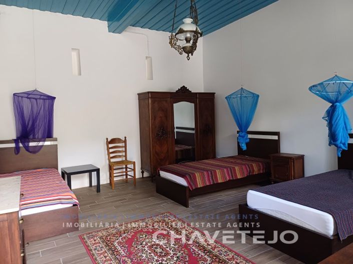 Image No.26-10 Bed Farmhouse for sale