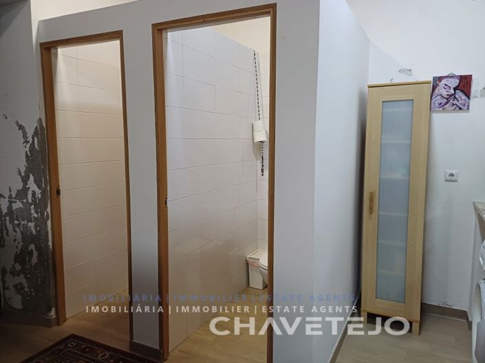 Image No.30-10 Bed Farmhouse for sale