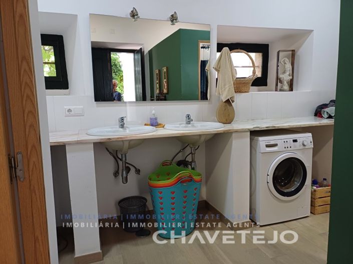 Image No.32-10 Bed Farmhouse for sale