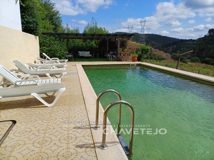 Image No.36-10 Bed Farmhouse for sale