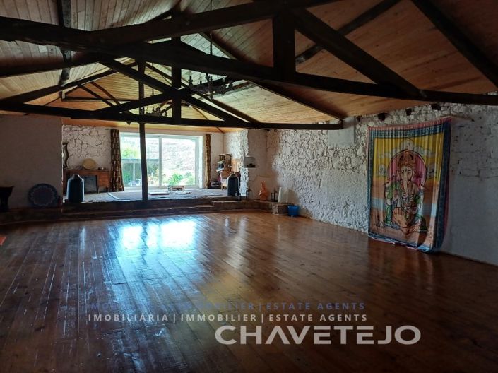 Image No.43-10 Bed Farmhouse for sale