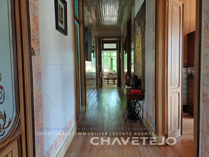 Image No.50-10 Bed Farmhouse for sale