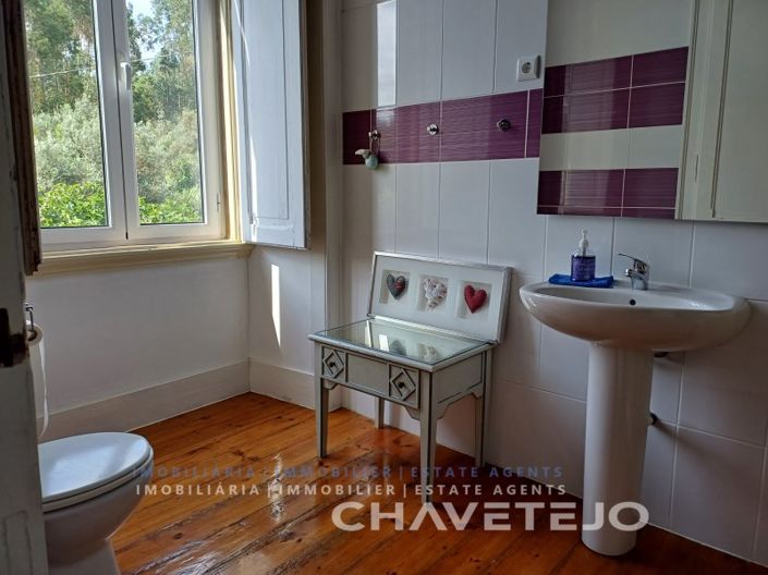 Image No.52-10 Bed Farmhouse for sale