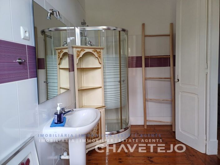 Image No.53-10 Bed Farmhouse for sale