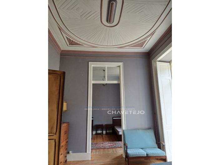 Image No.54-10 Bed Farmhouse for sale