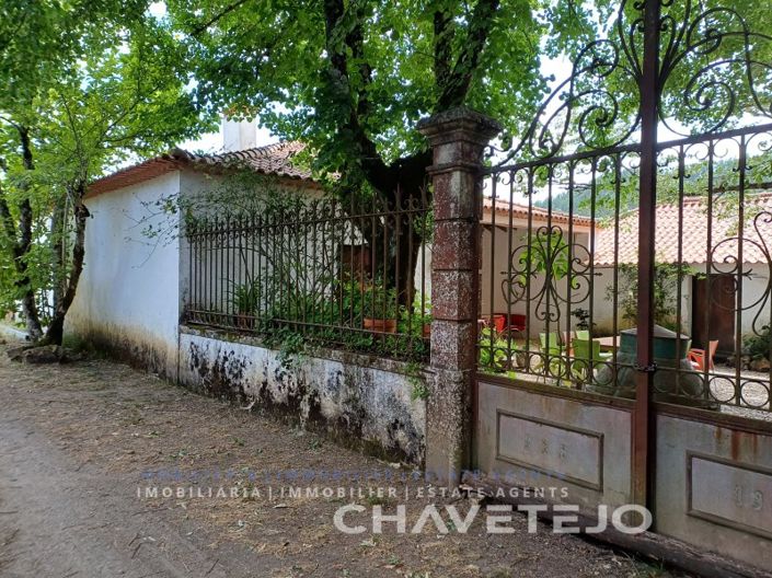 Image No.6-10 Bed Farmhouse for sale