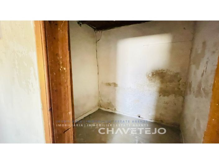 Image No.25-2 Bed House for sale