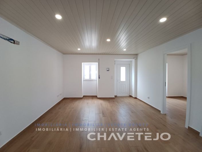 Image No.13-2 Bed House for sale