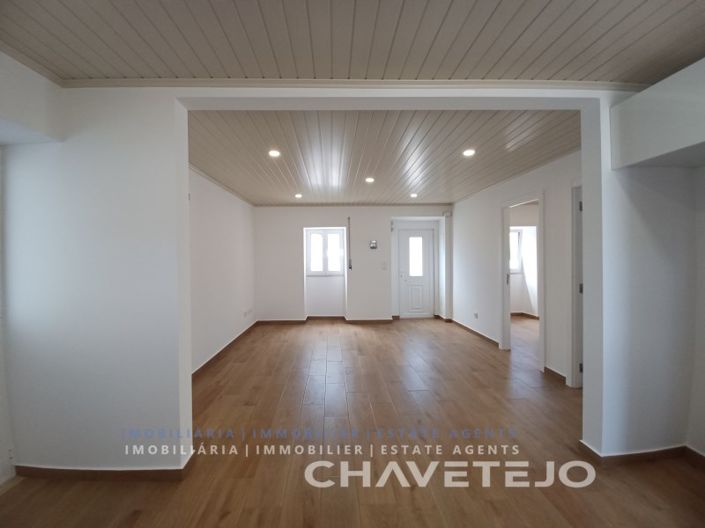 Image No.14-2 Bed House for sale