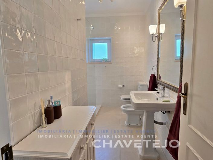 Image No.22-5 Bed House for sale