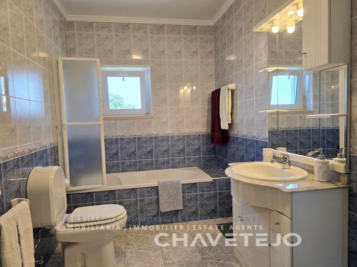 Image No.33-5 Bed House for sale