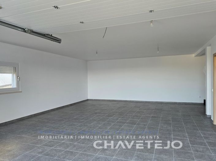 Image No.12-3 Bed House for sale