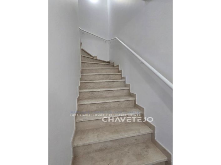 Image No.21-3 Bed House for sale