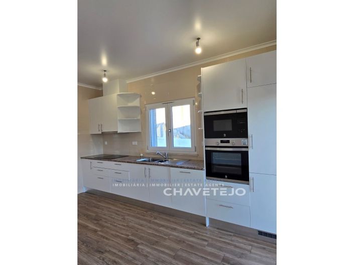 Image No.37-3 Bed House for sale