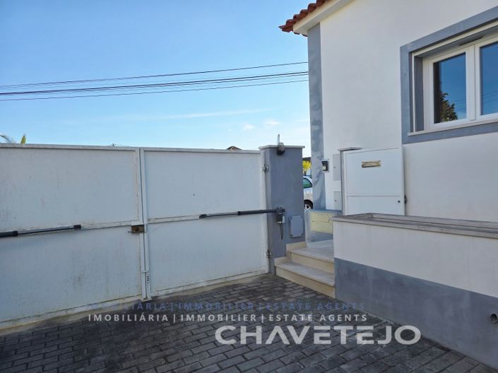 Image No.4-3 Bed House for sale