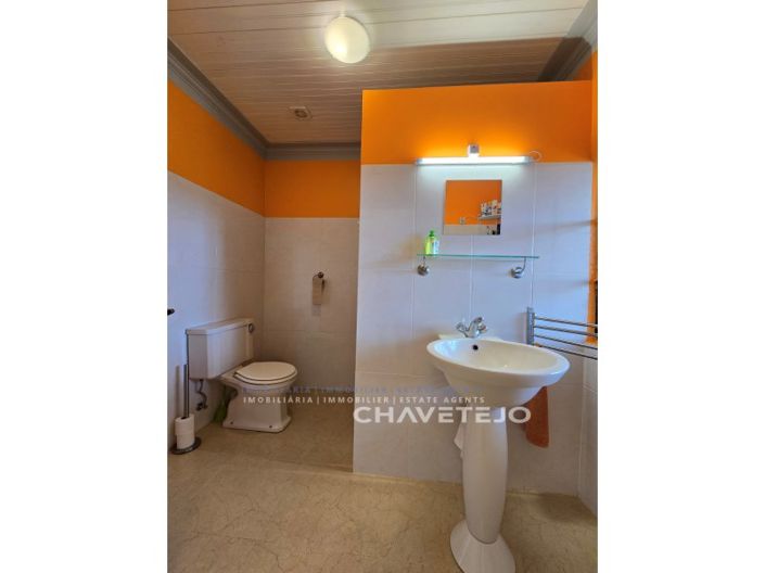 Image No.46-5 Bed House for sale