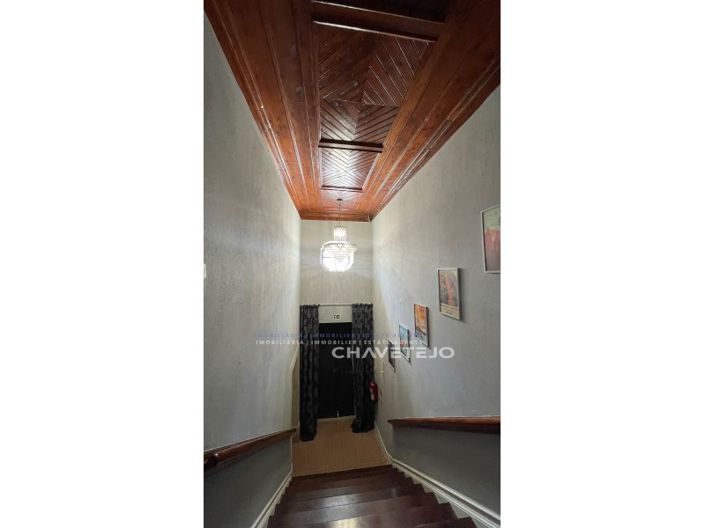 Image No.11-7 Bed Farmhouse for sale