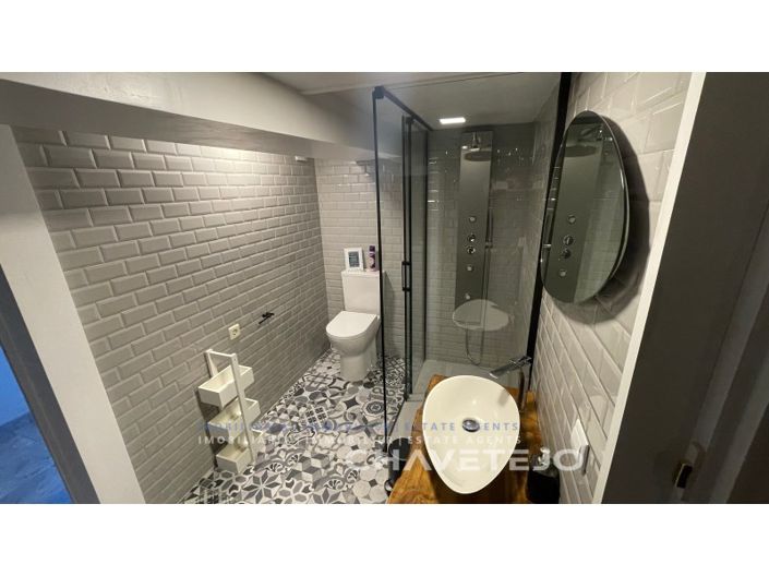 Image No.4-7 Bed Farmhouse for sale