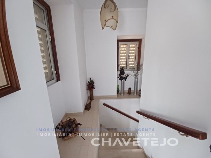 Image No.15-4 Bed House for sale