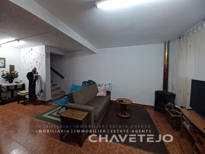 Image No.18-4 Bed House for sale