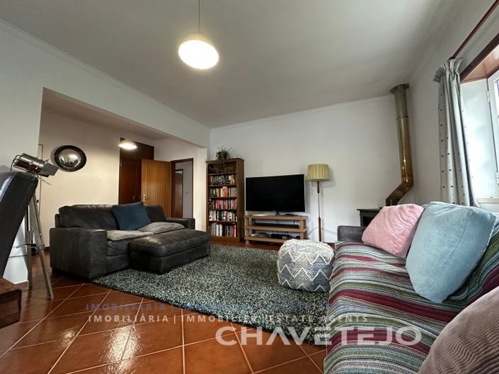 Image No.12-4 Bed House for sale