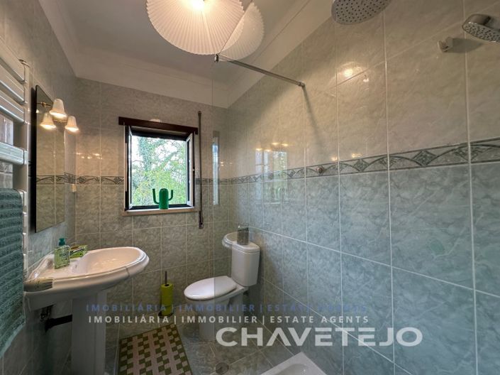 Image No.24-4 Bed House for sale