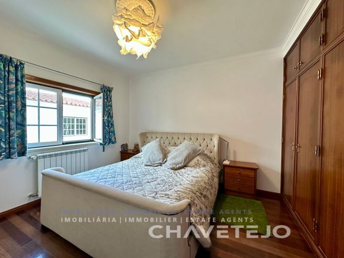 Image No.26-4 Bed House for sale