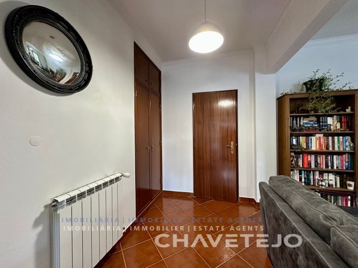 Image No.8-4 Bed House for sale