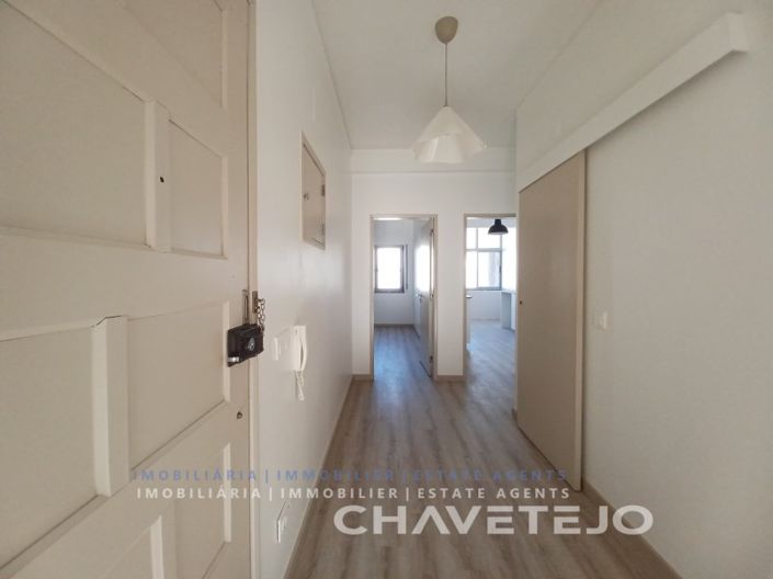 Image No.12-2 Bed Apartment for sale