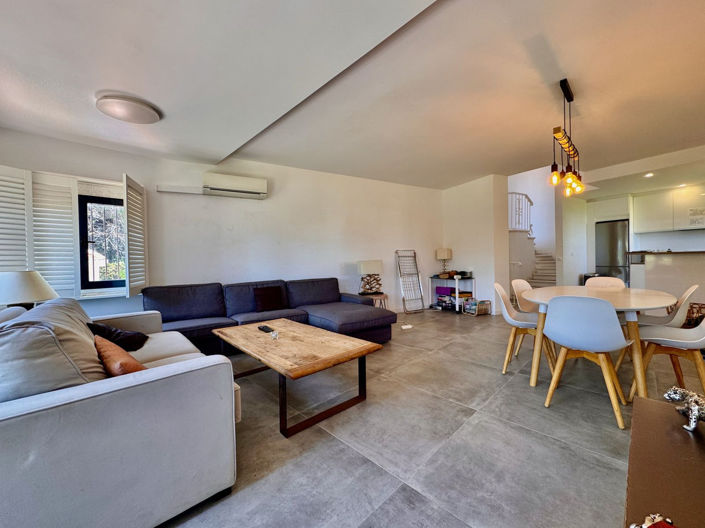 Image No.3-3 Bed Property for sale