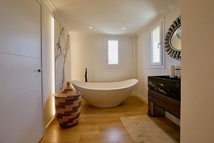 Image No.23-4 Bed Property for sale