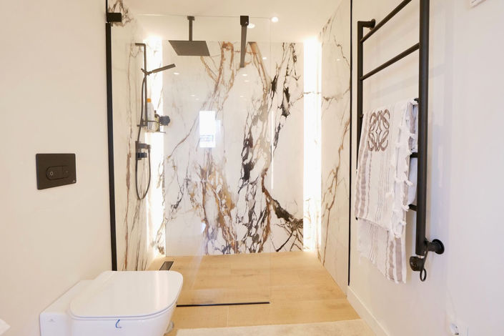 Image No.66-4 Bed Property for sale